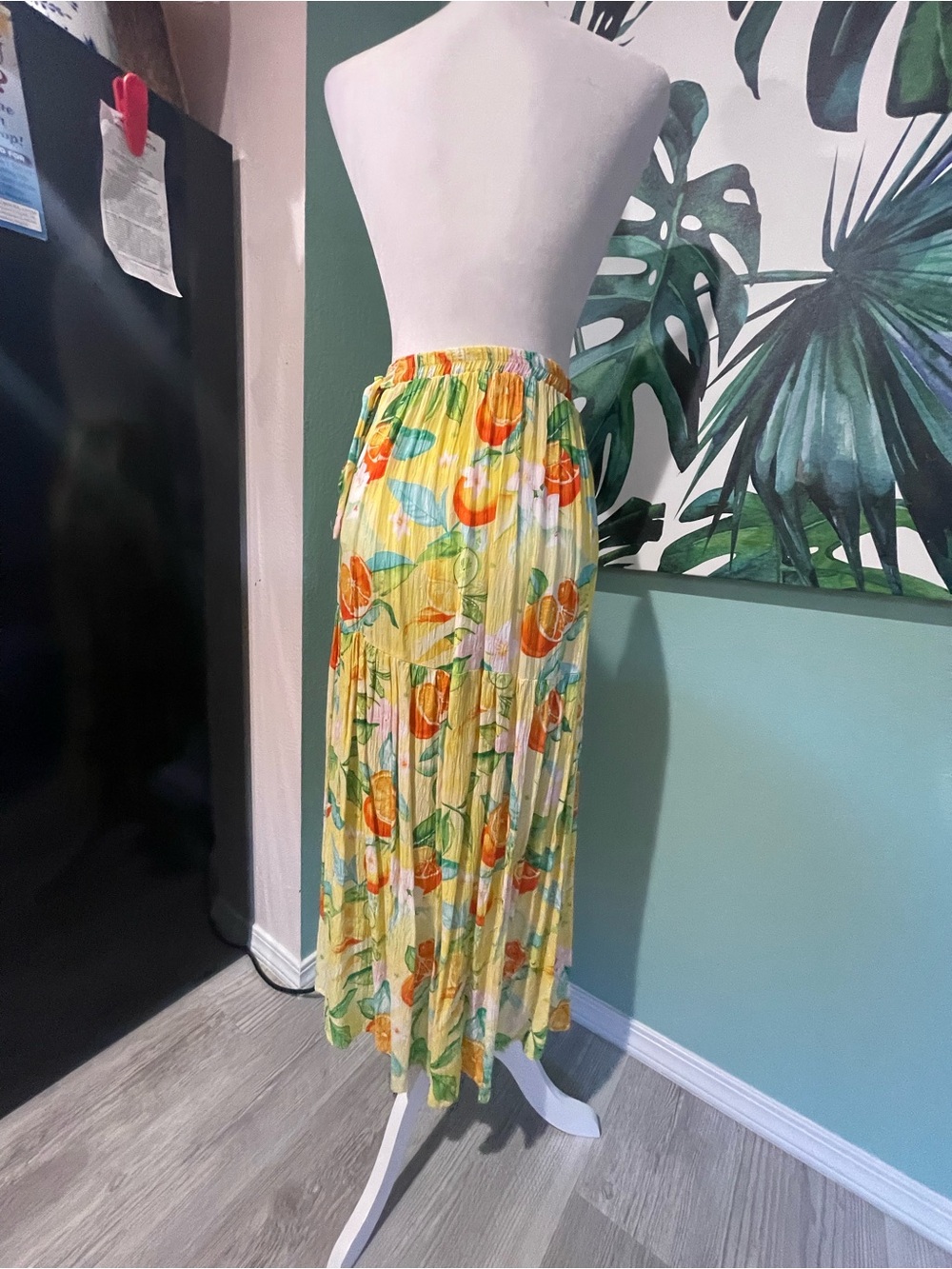 C & C California Yellow Citrus-Print Midi Wrap Skirt - Picture 2 of 9
